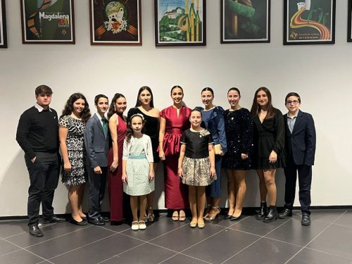 20251206_pres_g06_PHOTO-2025-12-06-21-46-39